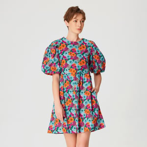 Korte trapeze -jurk met bloemenprint