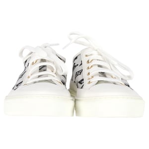 Louis Vuitton Monogram Mesh Accent Lage Sneakers in Wit Leer