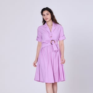 Shirtjurk met asymmetrische riempaneel