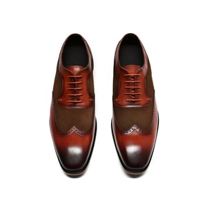 Herenschoen met klassieke sierstiksels Zakelijke schoenen Glad leer Lage schoenen Bruin