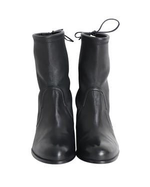 Stuart Weitzman Shorty Enkellaarsjes in Zwart Leder