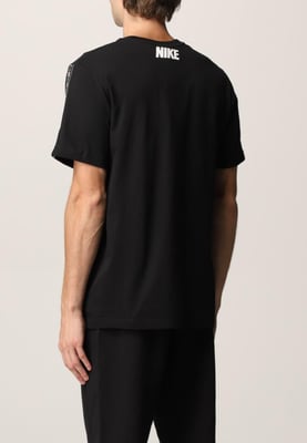 Nike Sportswear Repeat T-shirt Club in zwart