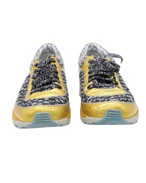 Chanel Tweed Vetersneakers in Meerkleurig Leer