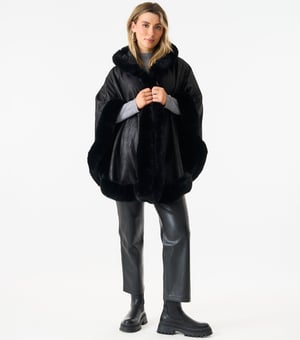 Poncho-cape met nepbontafwerking