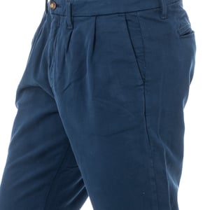 Lange broek met recht afgesneden zomen en riemlussen KMT006 man