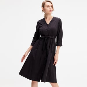 Minimalistische katoenen shirtjurk met geknoopte riem