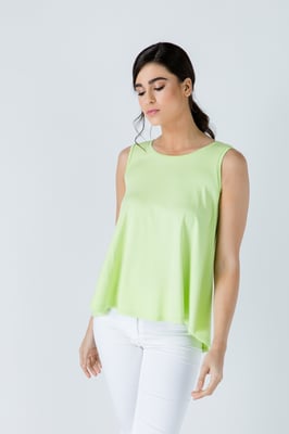 Groene mouwloze top met ronde zoom