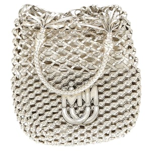 Miu Miu Woven Effect Schoudertas in Zilverkleurig Leer