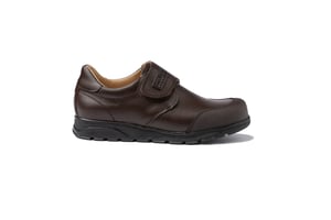 Schoolschoenen gemaakt van leer