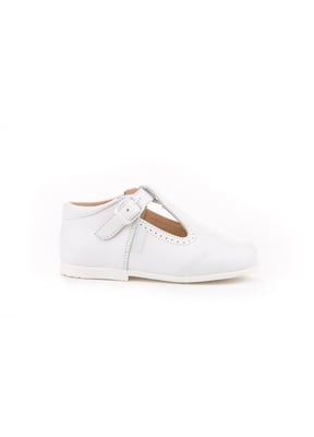 Merceditas-type schoen gemaakt van leer