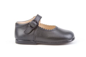 Merceditas-type schoen gemaakt van leer