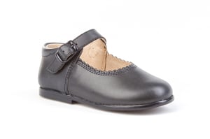 Merceditas-type schoen gemaakt van leer