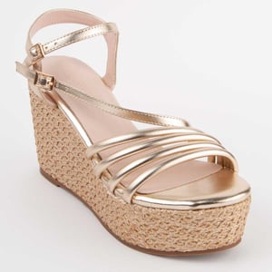 Montevita Sandalen Met Een Sleehak Salia10 Goud