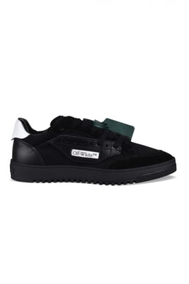Gebroken witte sneakers zwart