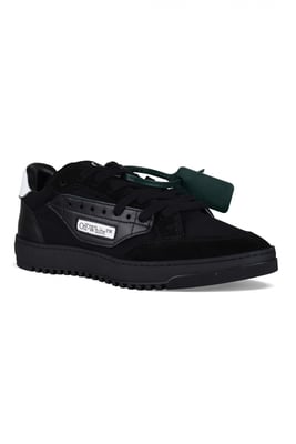 Gebroken witte sneakers zwart