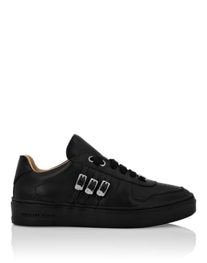 Low-Top Sneakers Skull