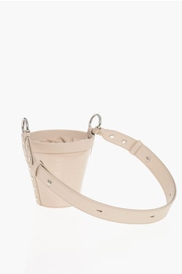 Leren bucketbag met verstelbare schouderband in roze