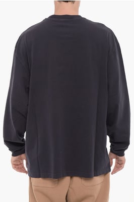 T-shirt met lange mouwen, ronde hals en zilverkleurige ketting in blauw