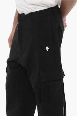 Effen cargo-joggingbroek met contrasterend borduurwerk in zwart