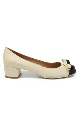 Salvatore Ferragamo Eva Leathe schaarpen Beige