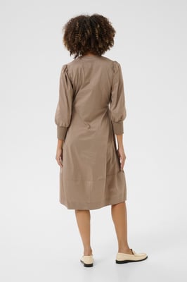 Jurk Feminine beige
