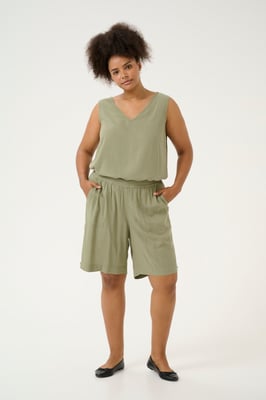 Short Regular fit Oil Green