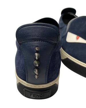 Fendi Monster 3D Ogen Slip-On Sneakers in Marineblauw Suède