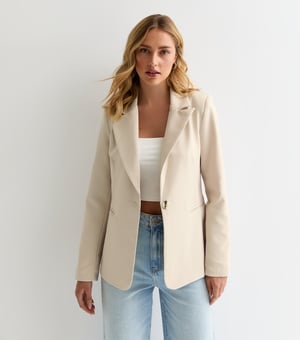 Getailleerde blazer met zakdetail beige