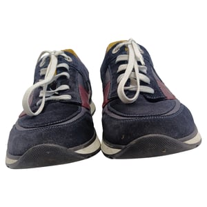 Louis Vuitton Miles Veter Sneakers in Multicolor Suède en Leer