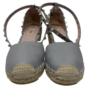Valentino Rockstud Enkelsluiting Espadrille Wedge Pumps in Grijs Leer