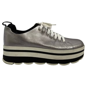 Prada Platform Sneakers in Zilveren Leer