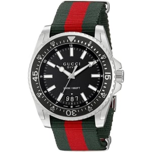 Gucci Dive herenhorloge YA136206 met zwarte wijzerplaat en veelkleurige armband