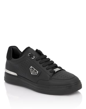 Low-Top Sneakers Triangle