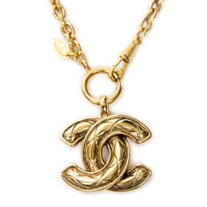 Quilted CC Pendant Chain Necklace  Ketting