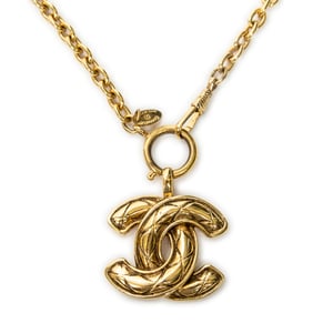 Quilted CC Pendant Chain Necklace  Ketting