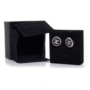 Chanel ronde oorbellen met parels en rhinestones