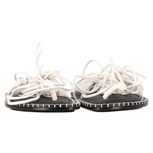 Ann Demeulemeester Zelfbindende Platte Sandalen in Wit Leer