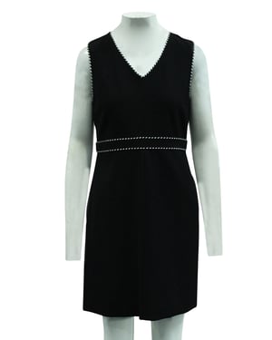 Zwarte Jurk met V-hals Detail