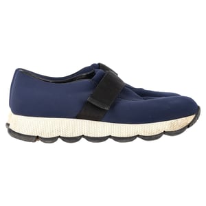 Prada Instapper Sneakers in Marineblauw Nylon