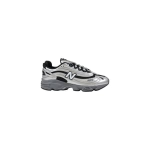1000 Casual Sneakers