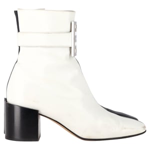 Givenchy 4G Bi-Color Enkellaarsjes in Wit en Zwart Leer