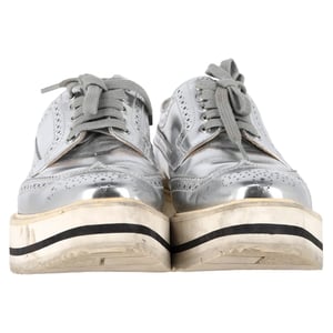 Prada Wingtip Oxford platform sneakers in metallic zilverkleurig leer