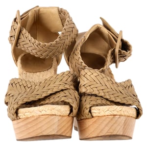 Hermès Criss-Cross Enkelsandalen met Wedge in Beige Leder