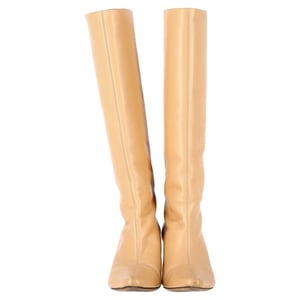 By Far Stevie knielaarzen van beige leer