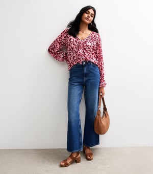 Roze chiffon blouse met dierenprint en ruches