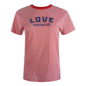 Ik Ben Dol Op Het Rood-wit Gestreepte T-shirt Van Moschino Met Het Blauwe Logo