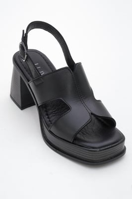 Zennia Leer Platform Sandaal (Women)