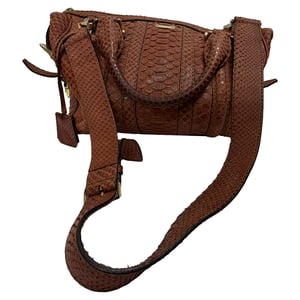 Burberry Medium Nevinson bowlingtas in bruin pythonleer