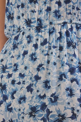Marineblauwe maxi-jurk met paisleyprint voor dames, zonder mouwen, geschikt voor casual en dagelijks gebruik.