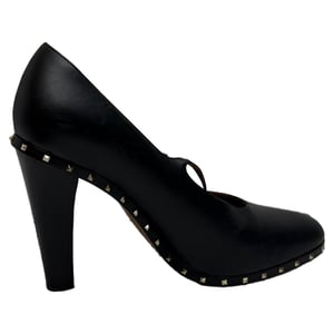 Valentino Garavani Rockstud Mary Jane pumps in zwart leer